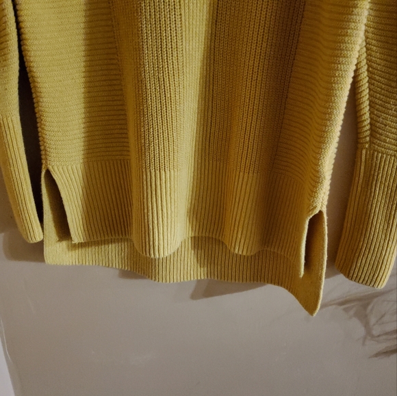 Rachel Zoe V Neck Hi-Lo Sweater - Picture 3 of 5